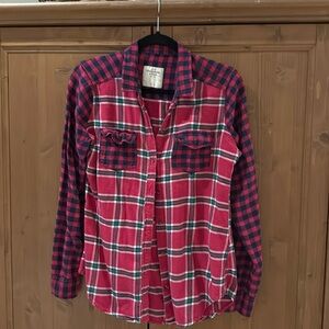 Super cute Abercrombie & Fitch flanel blouse blue and red checkered
